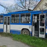 Обстріл Херсона – російські терористи атакували маршрутку та тролейбус