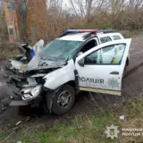 Обстріл Сумської області – рашисти вдарили дроном по автомобілю поліції в Білопіллі