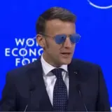 Макрон уходит из политики