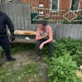 Чиновник погорел на взятке в 300 тысяч