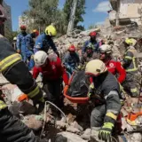 Обстріл Києва – з-під завалів дістали тіло 12-річної дівчинки
