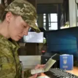 Правительство позволило выезжать из Украины всем женщинам