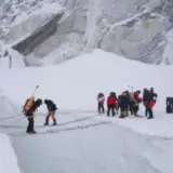 274 альпіністи поставили рекорд, підкоривши Еверест за один день 20 травня
