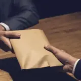 ГБР и СБУ зафиксировали дачу взятки депутатом Киевсовета Слончаком детективу Мегамедрасулову и нардепу Христенко