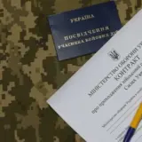 Міноборони погрожує «вічною службою» військовим, які не підпишуть контракти